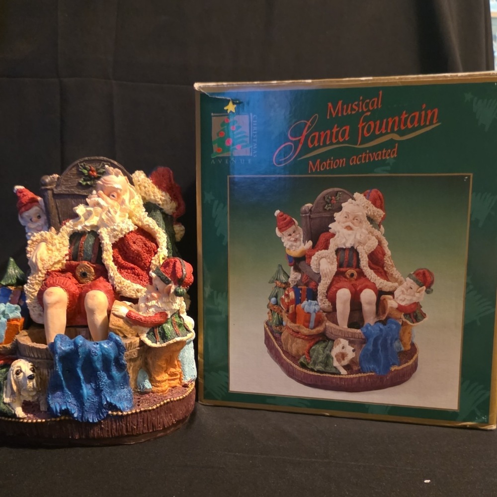 Avenue of Memories Musical Founatain Santa Christmas Figurine